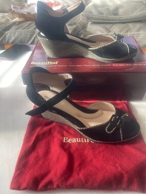 BeautiFeel Black Open-Toe Wedge Sandals with Ankle Strap new with box and bag